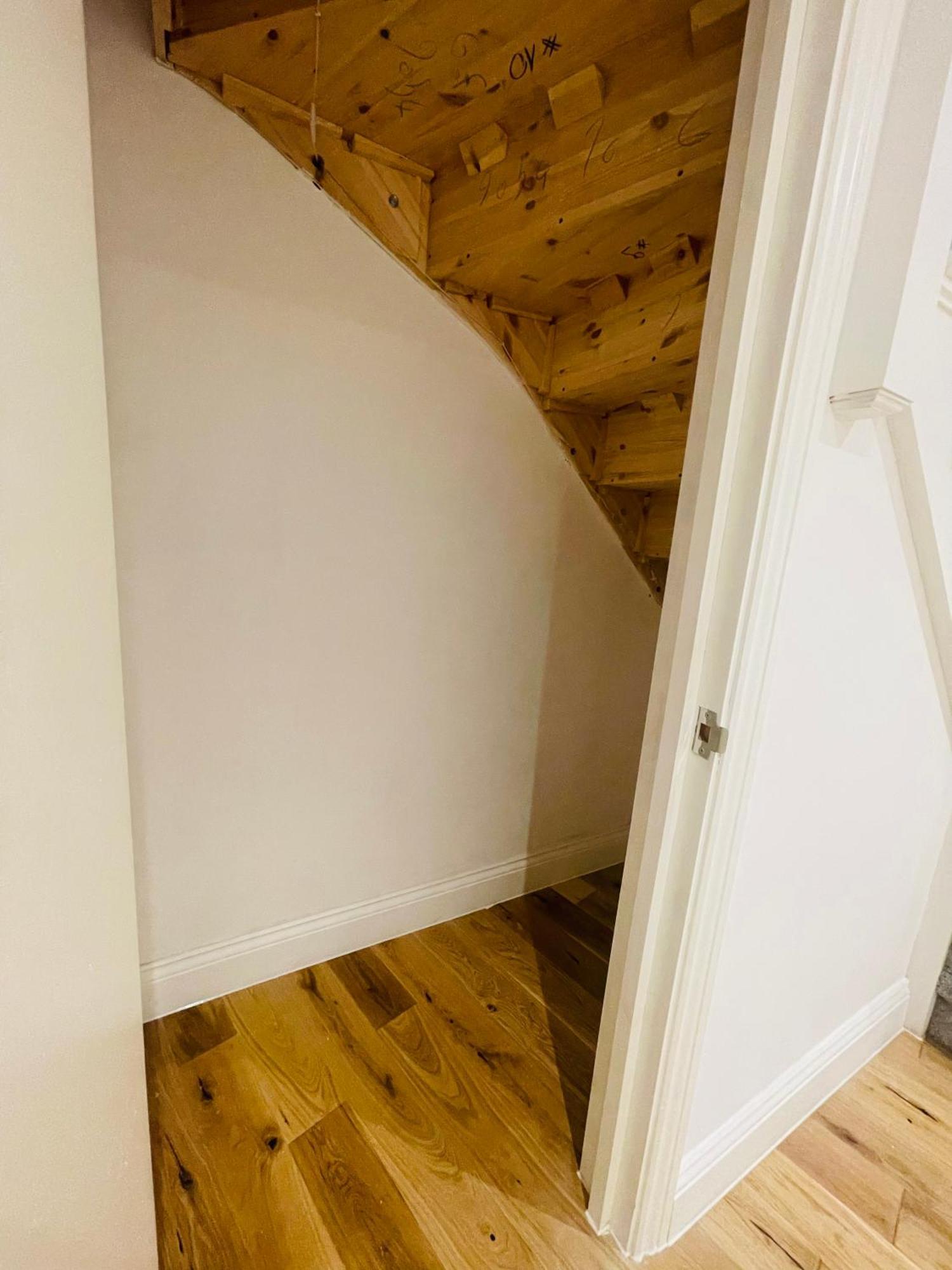 Fully Furnished Duplex In Askew Road Апартаменты