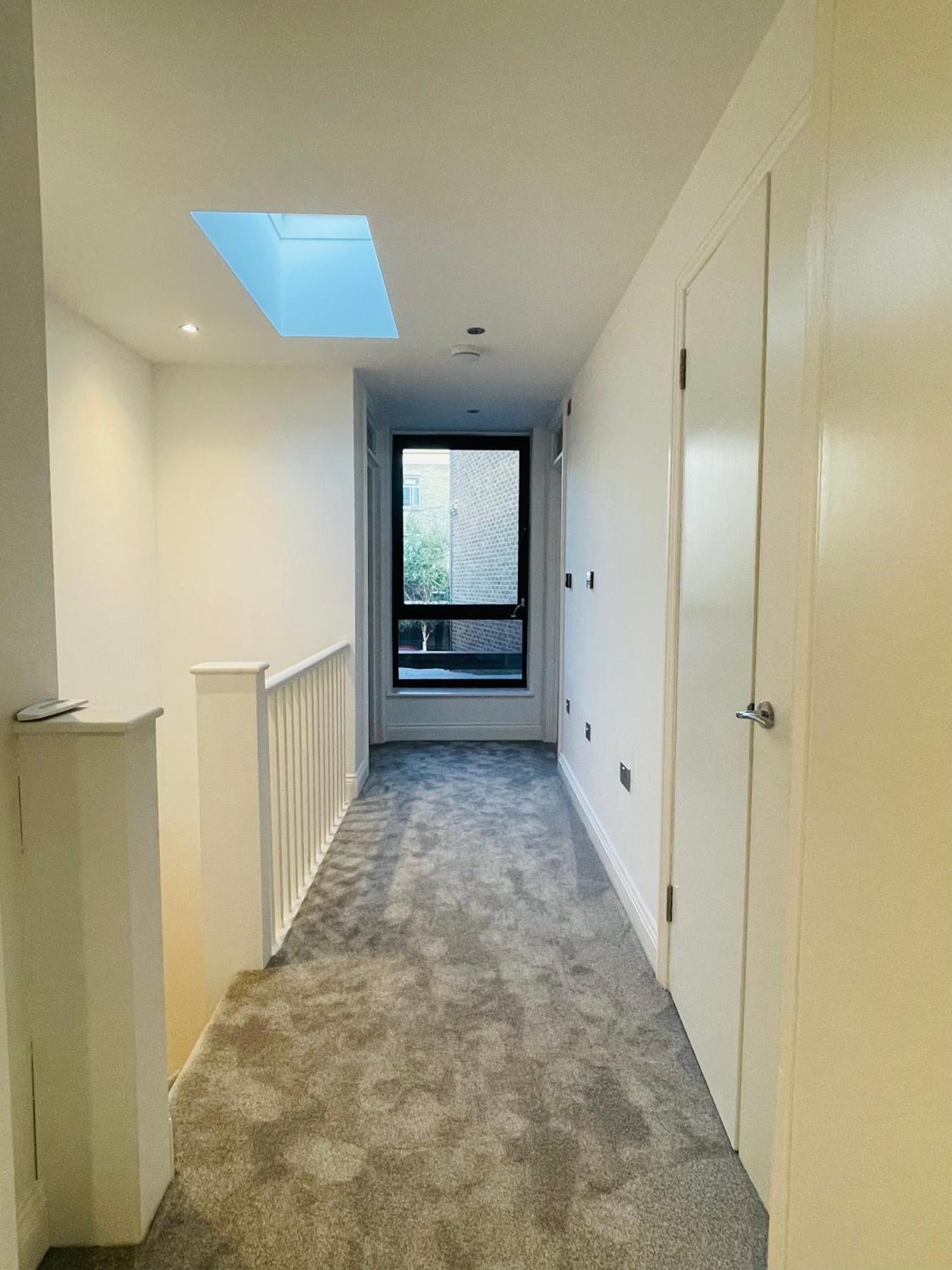 Апартаменты Fully Furnished Duplex In Askew Road *