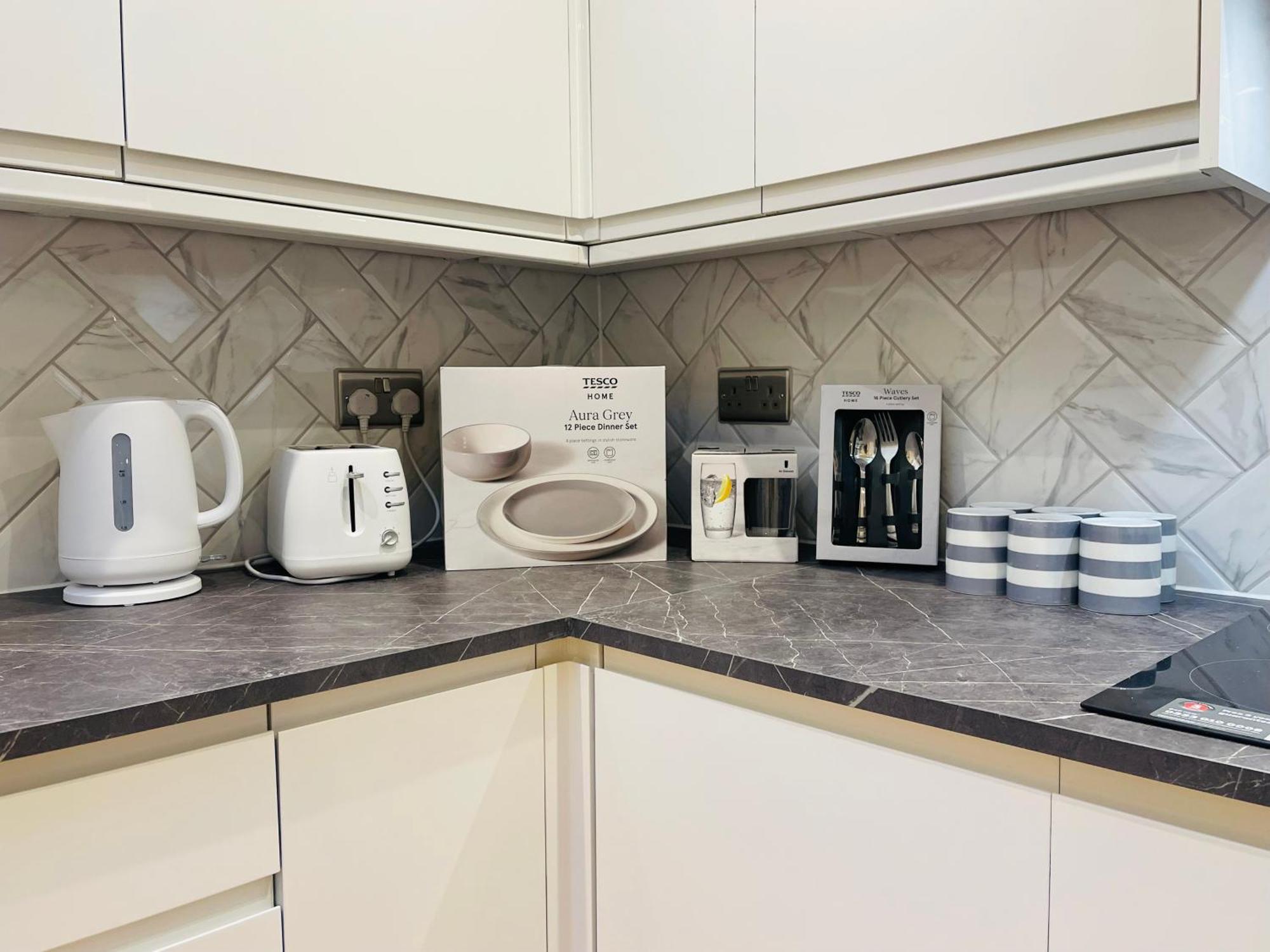 Fully Furnished Duplex In Askew Road Апартаменты Лондон