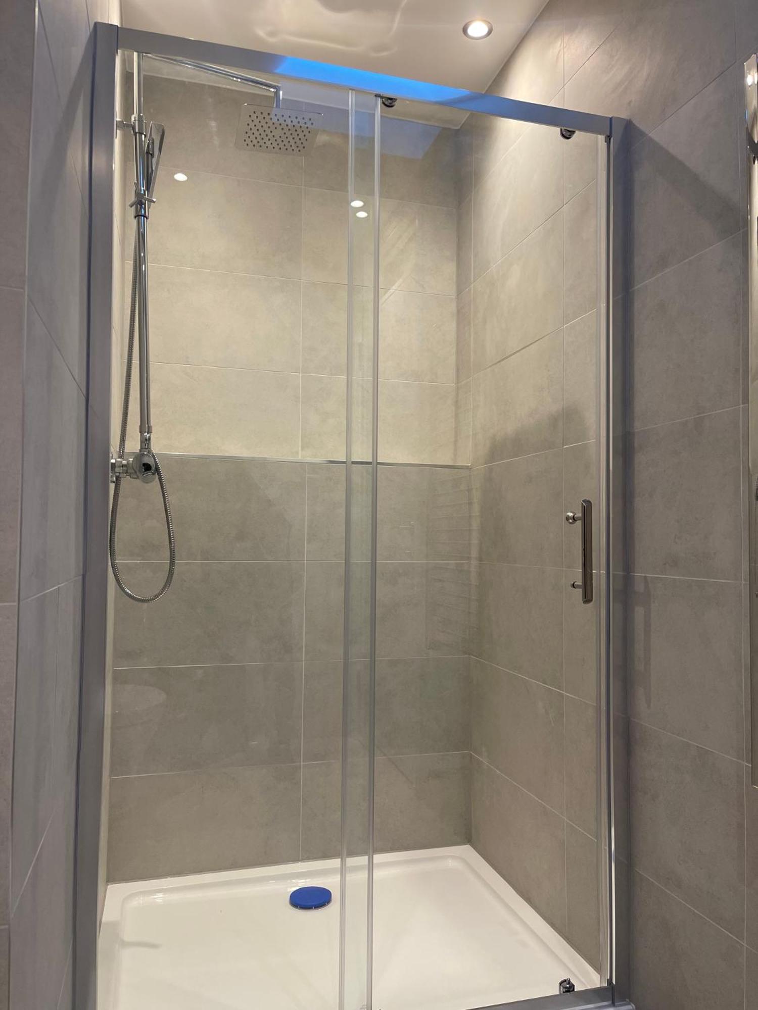Fully Furnished Duplex In Askew Road Appartamento Londra