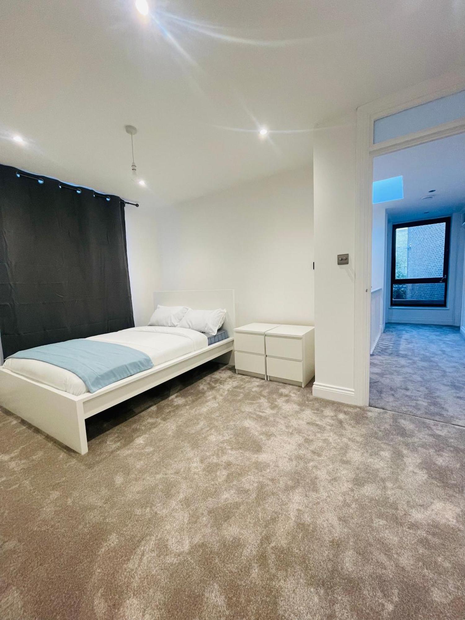 Appartamento Fully Furnished Duplex In Askew Road