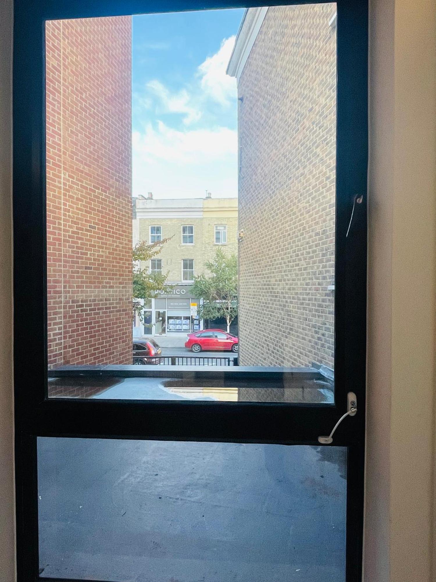 Appartamento Fully Furnished Duplex In Askew Road Londra