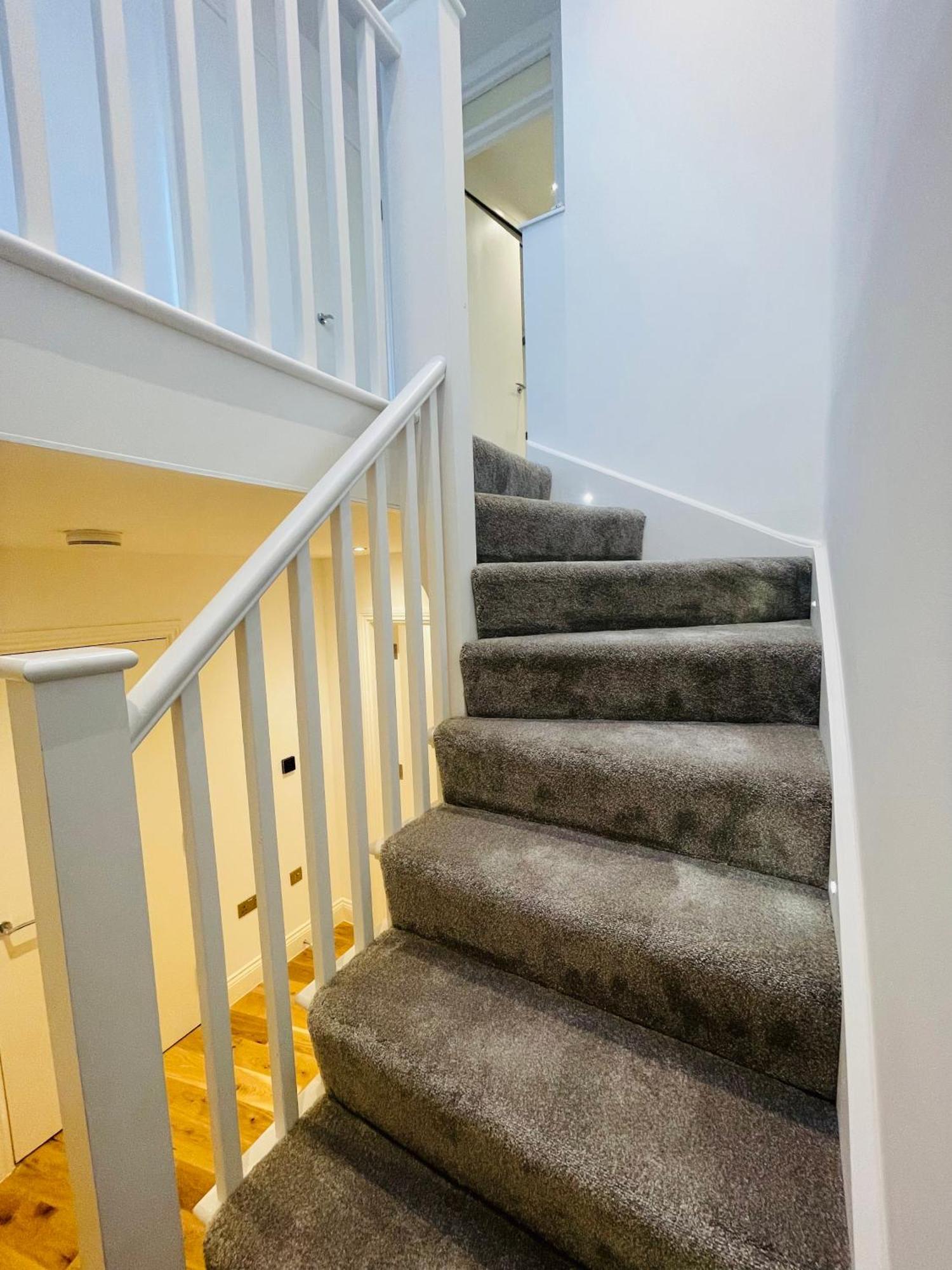 Appartamento Fully Furnished Duplex In Askew Road *