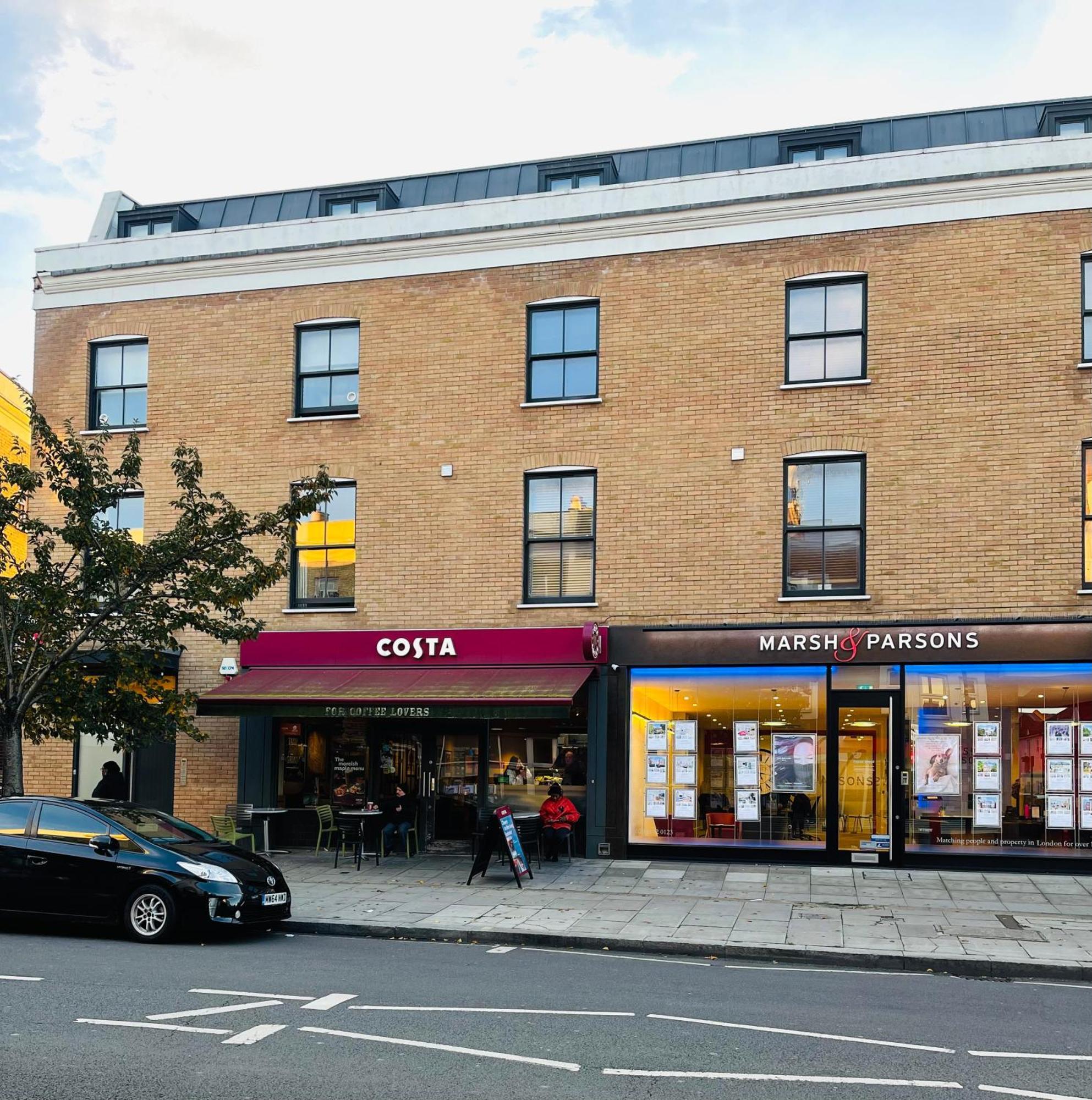 Fully Furnished Duplex In Askew Road Londra